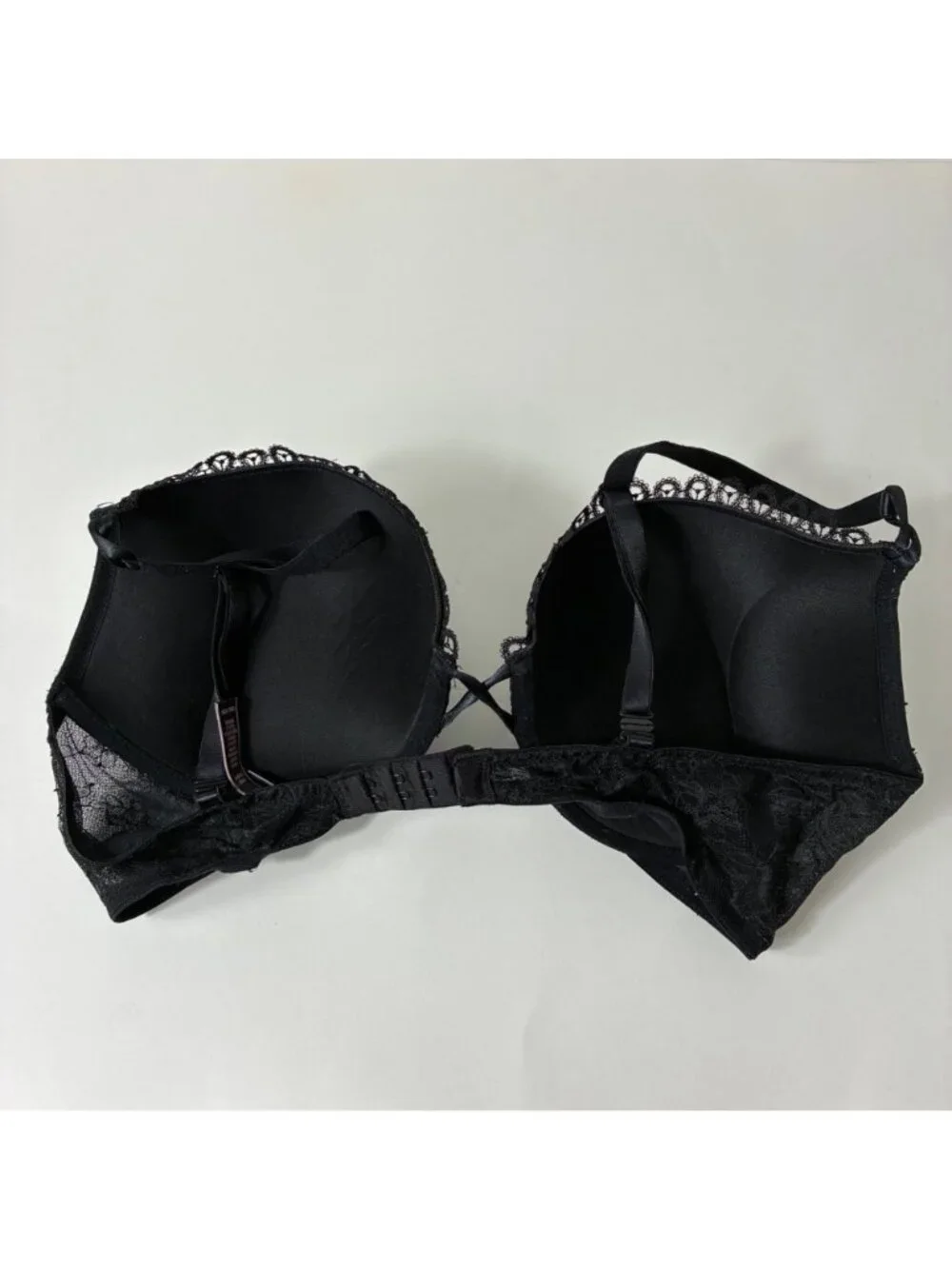 Victoria's Secret Bombshell Plunge Bra 38C Black Lace Push Up Padded Sexy